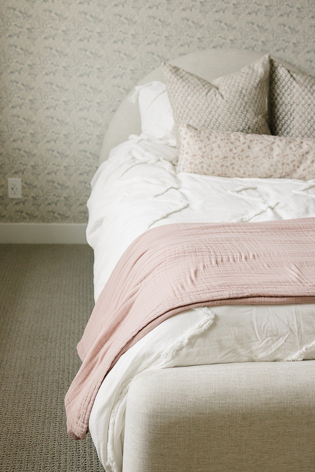 Meadow Floral Twin Muslin Quilt