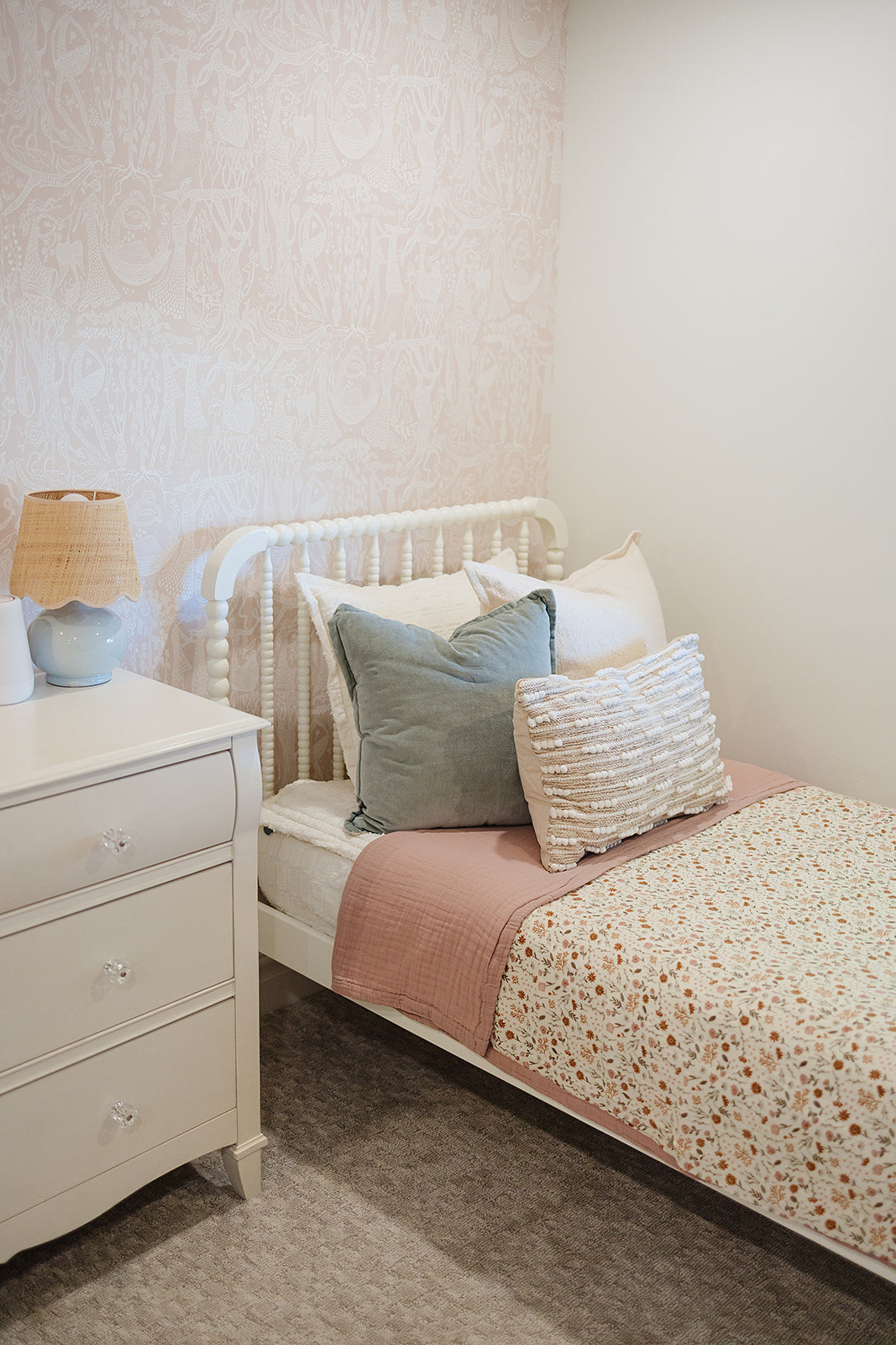 Meadow Floral Twin Muslin Quilt