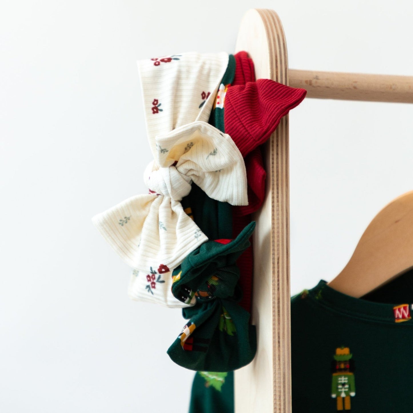 Scattered Floral Small Ribbed Bow