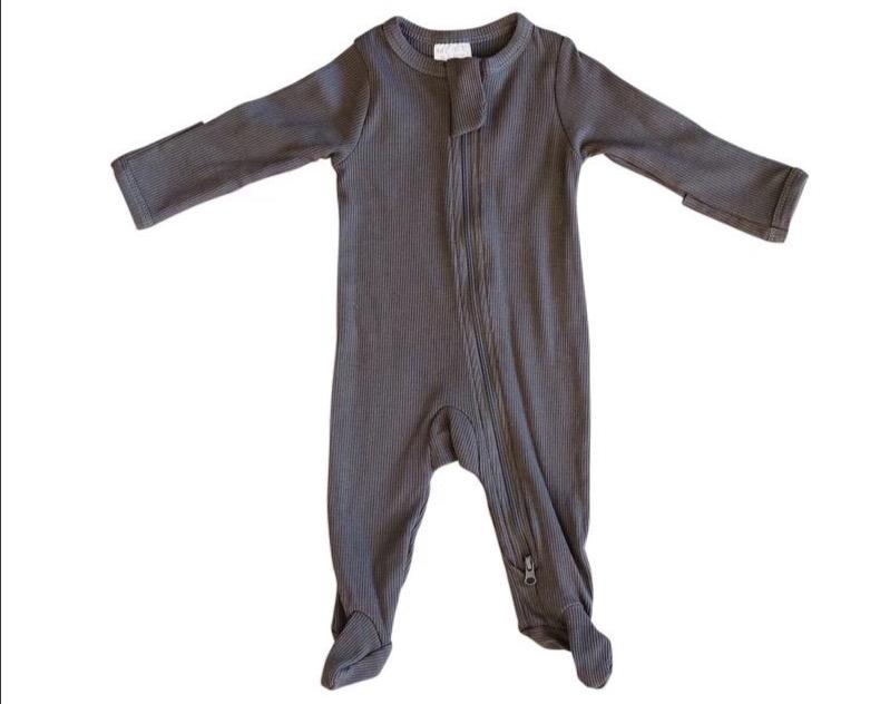 
                  
                    Charcoal Organic Cotton Ribbed Zipper Footie
                  
                