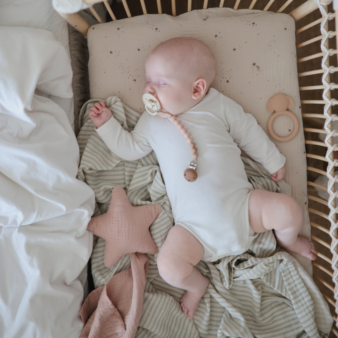 
                  
                    Extra Soft Muslin Crib Sheet (Falling Stars
                  
                