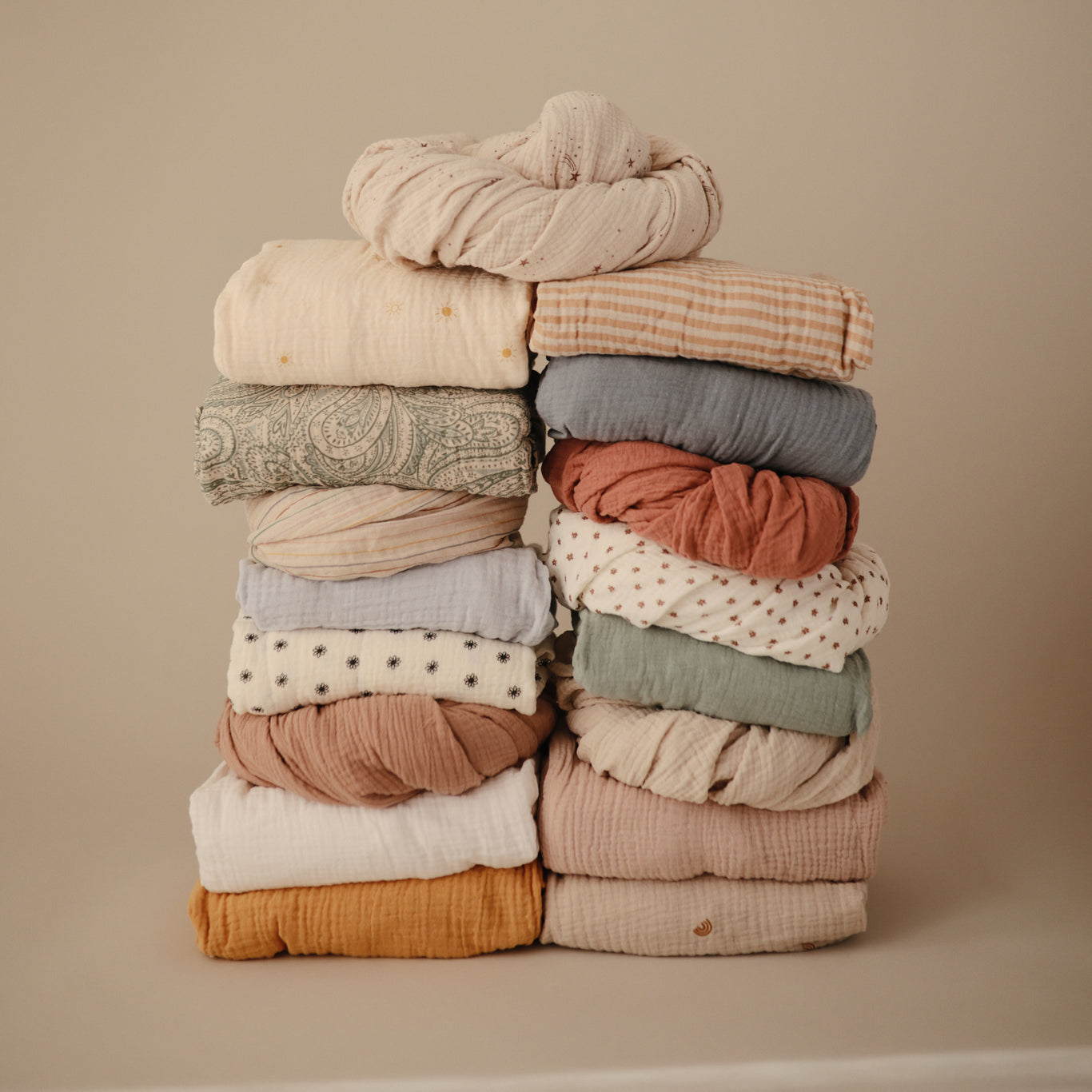 
                  
                    Extra Soft Muslin Crib Sheet (Falling Stars
                  
                