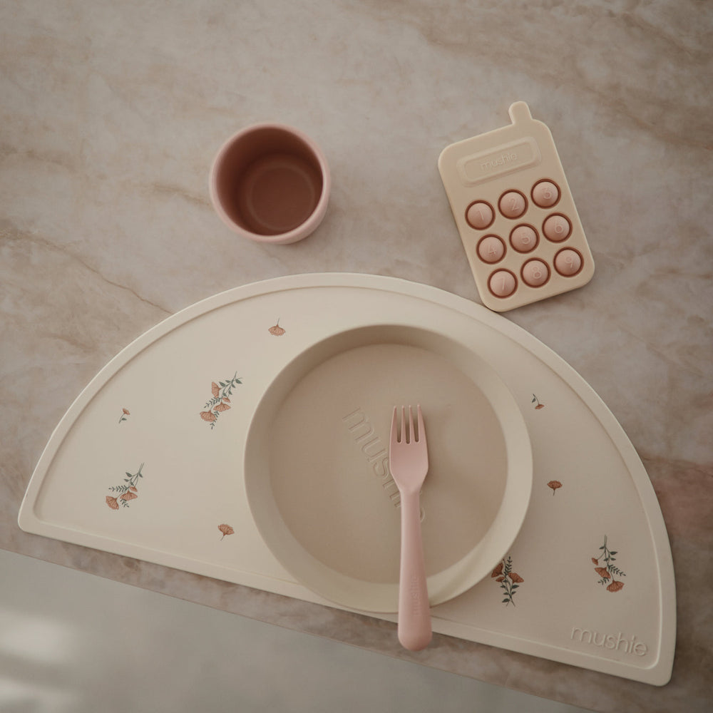 
                  
                    Silicone Place Mat (Pink Flowers)
                  
                