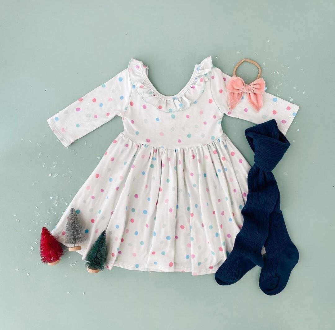 
                  
                    Edged Velvet Bow | Baby Pink
                  
                